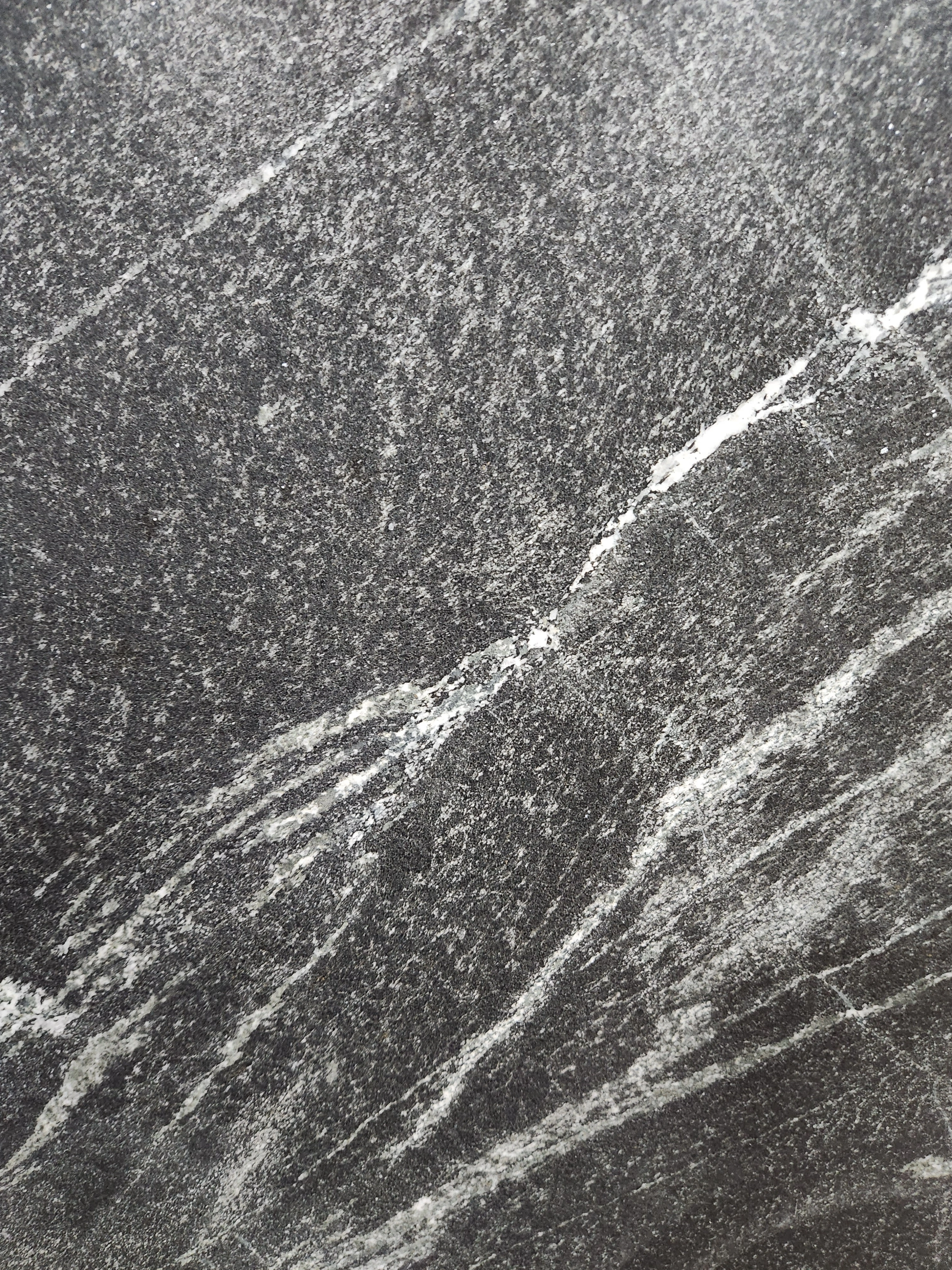 3cm Atlantic Black Leathered