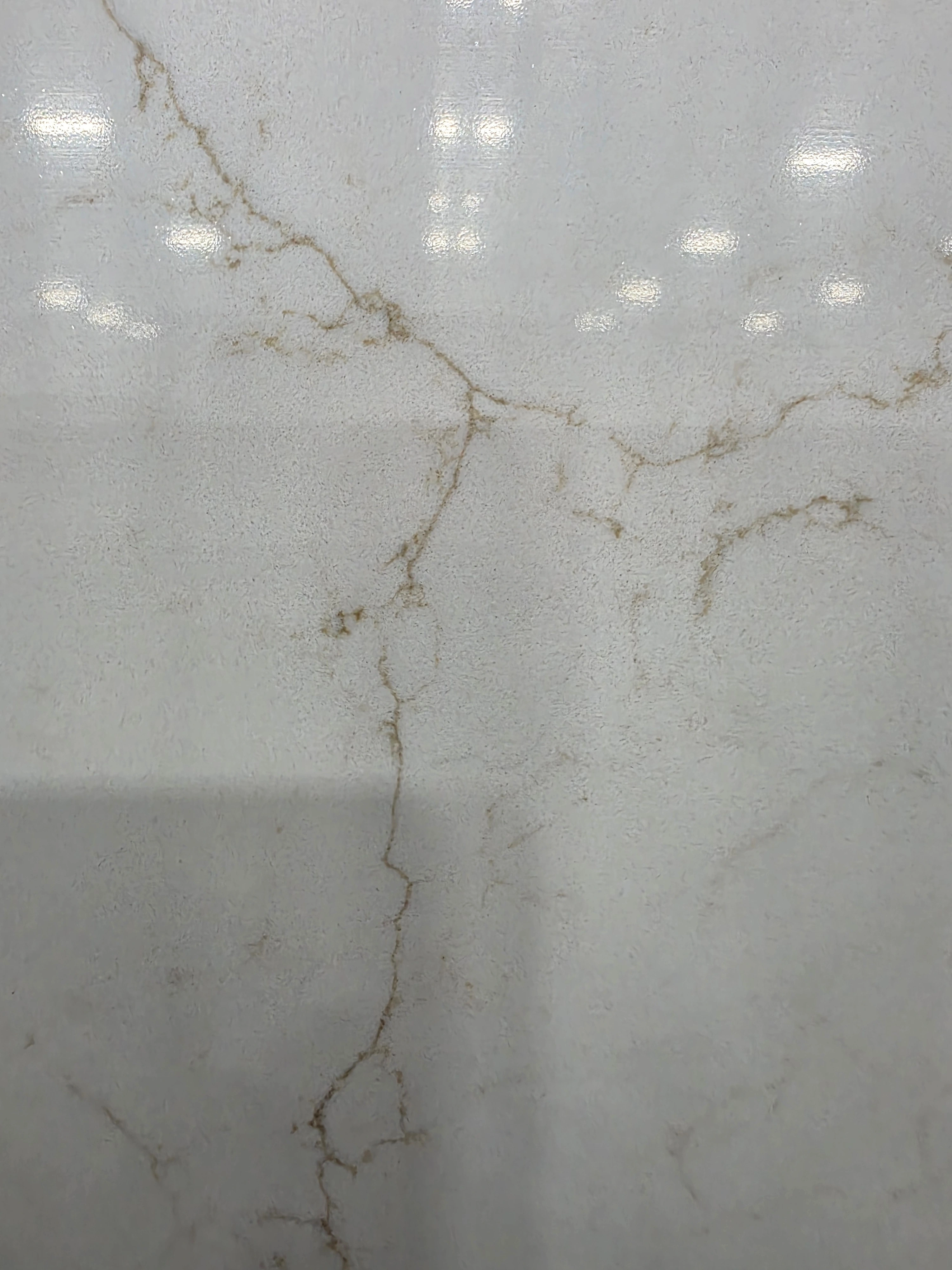 3cm Midas Gold Jumbo Quartz Eterno Design