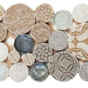 Beige Penny Round Décor / Glass Interlocking Border