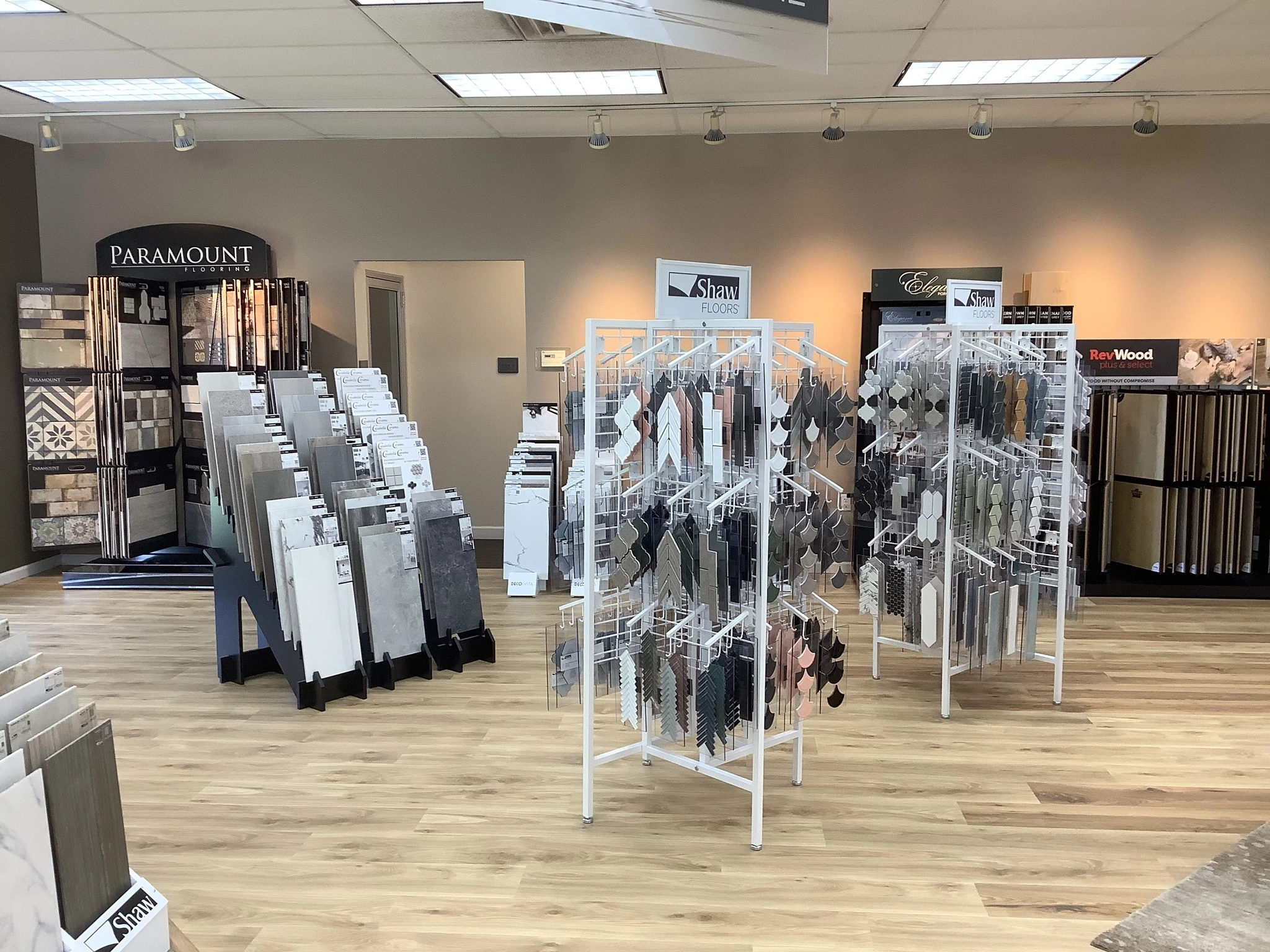 Carpetland USA, Moline, Illinois, 61265