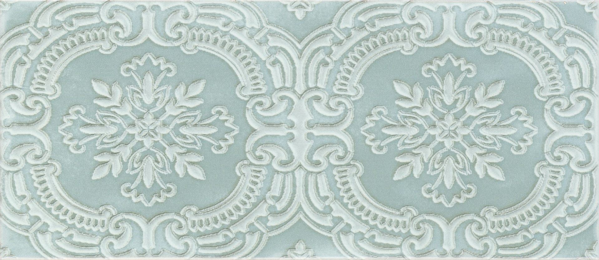 Chantilly Tulle Aqua ceramic tile Maiolica collection by Roca Tile in