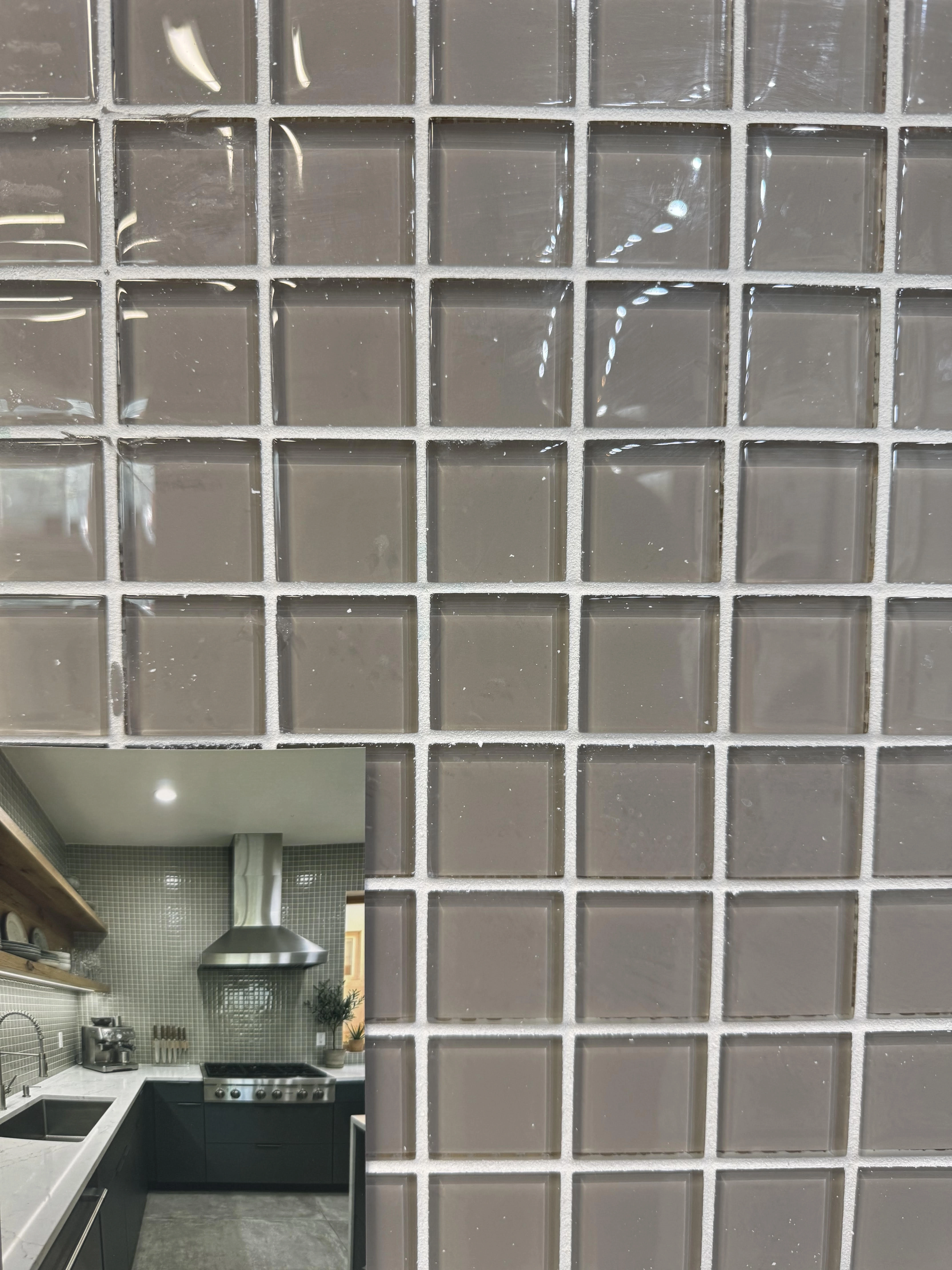 Glass taupe