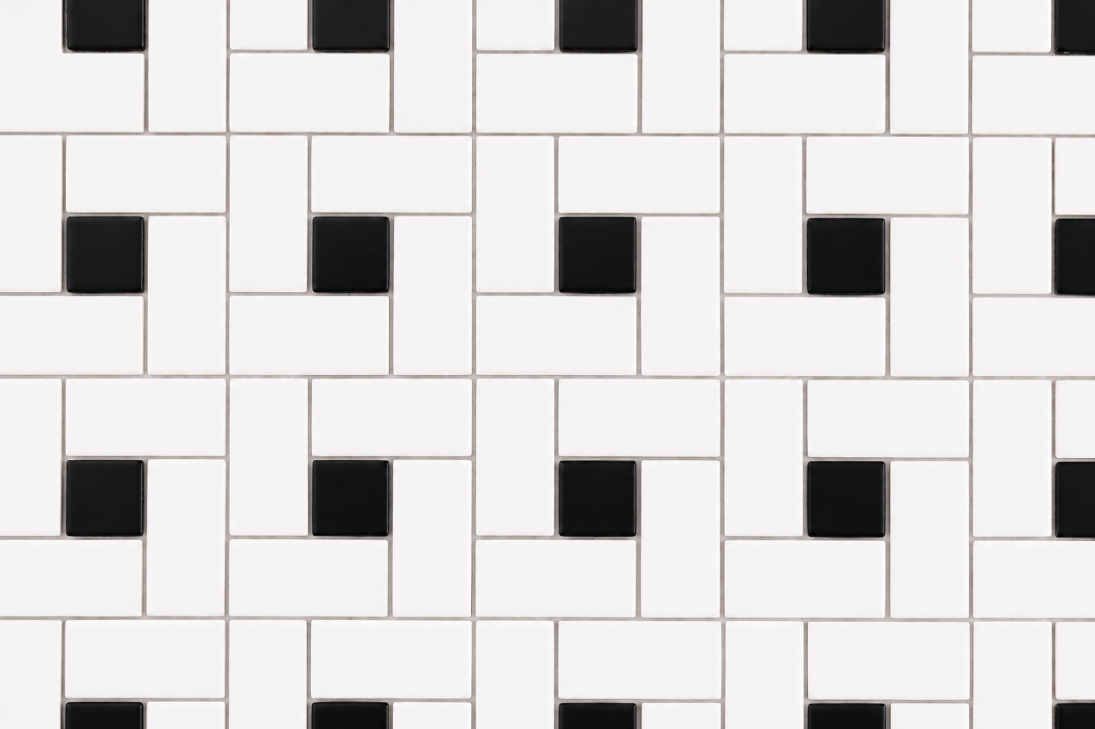 PINWHEEL WHITE AND BLACK