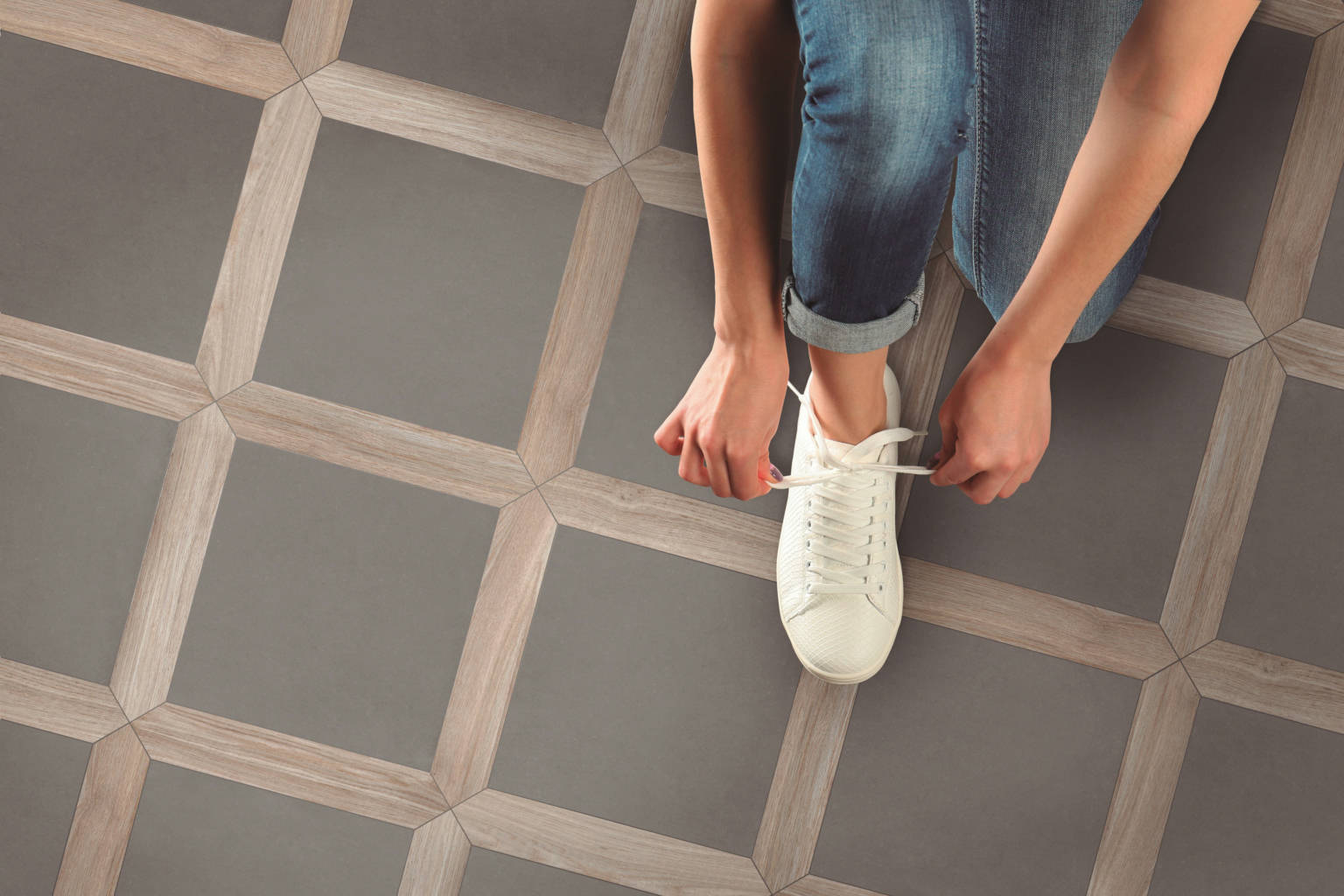 Piso Dark Gray Square