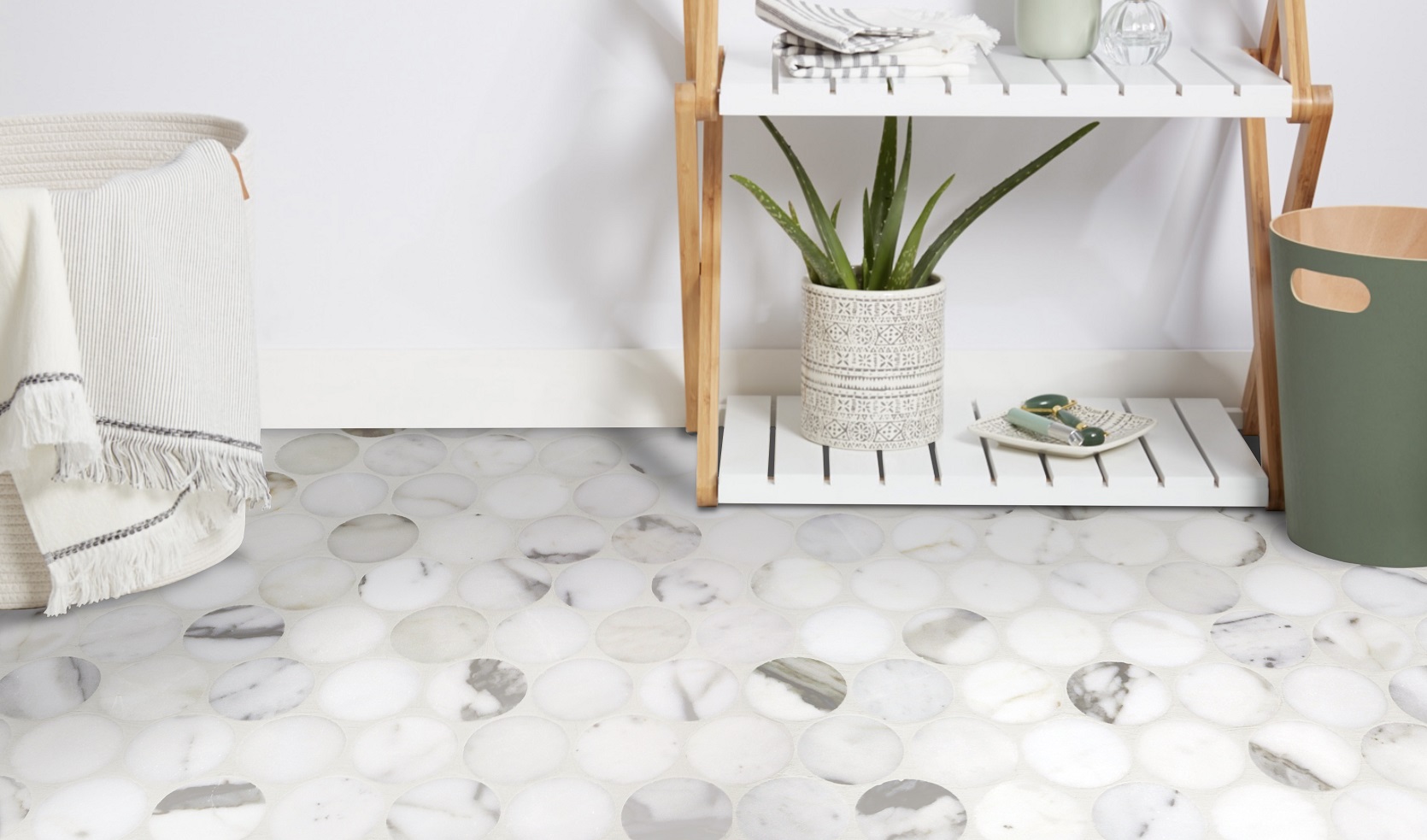 Round Mosaics Calacatta Honed
